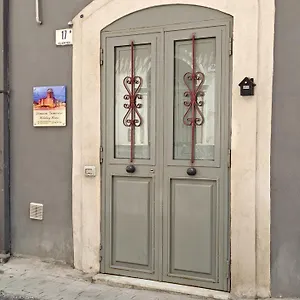 https://dimora-genovesi.catania-hotels.net